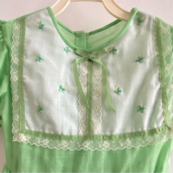 Vintage green dress w/ ribbon tie back 💚 - Picture 2 of 4